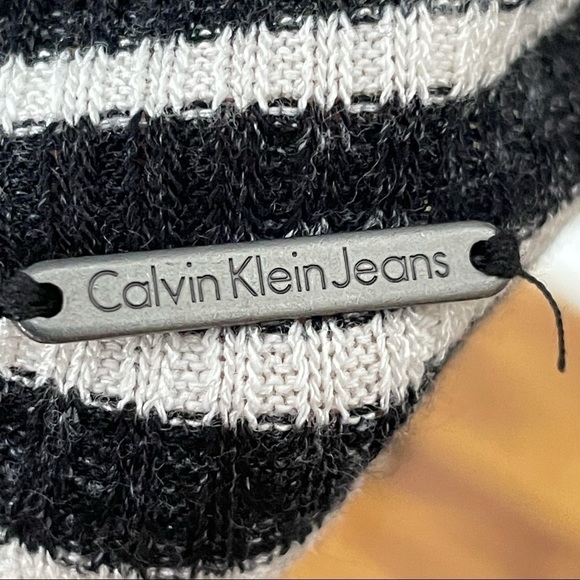 Calvin Klein Jeans Striped Cut-Out Mock Neck Top M - Picture 4 of 9